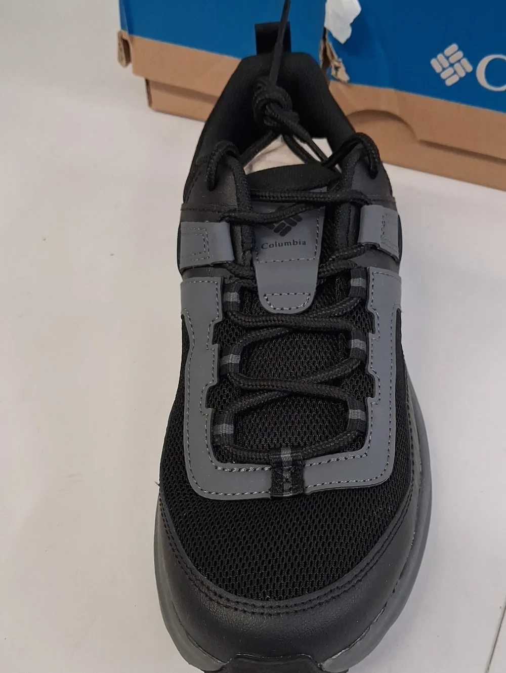 NWT Big Kids Columbia Konos Low Basse Black & Grey Shoes Sz. 7